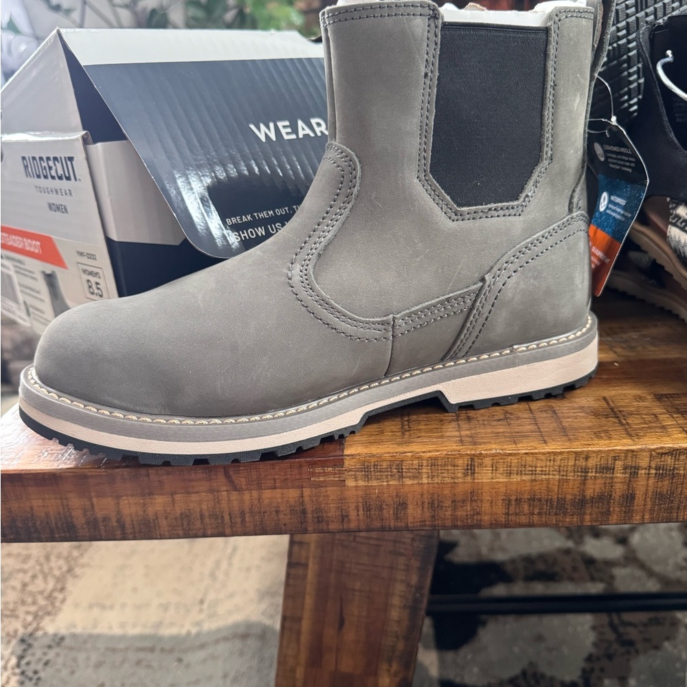 Ridgecut Women's Gray Ankle Boots